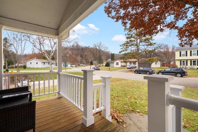 2214 Woodside Drive, Cross Plains, WI 53528