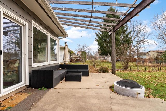 2214 Woodside Drive, Cross Plains, WI 53528