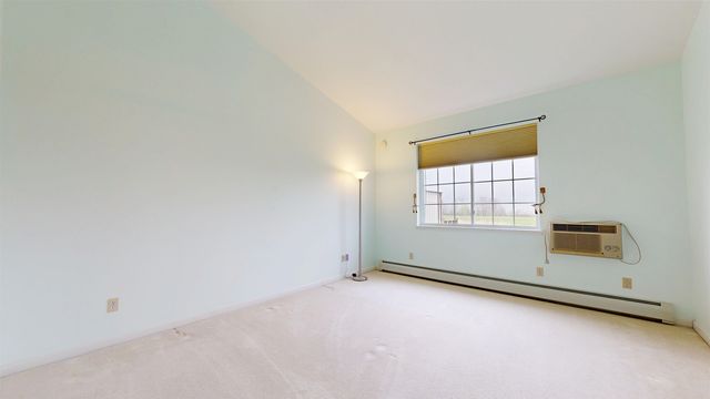 24 Fox Run Road, Essex, VT 05452