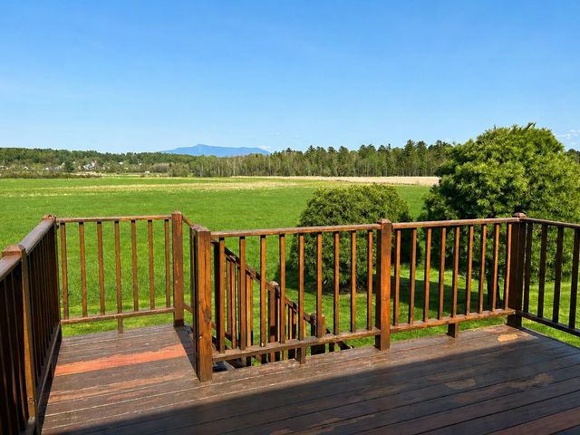 24 Fox Run Road, Essex, VT 05452