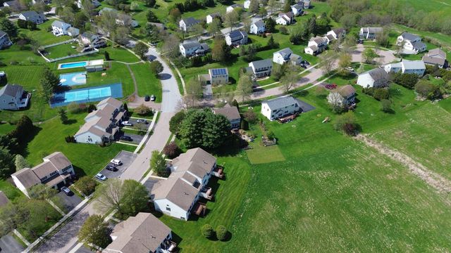 24 Fox Run Road, Essex, VT 05452