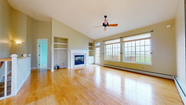 24 Fox Run Road, Essex, VT 05452