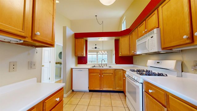 24 Fox Run Road, Essex, VT 05452