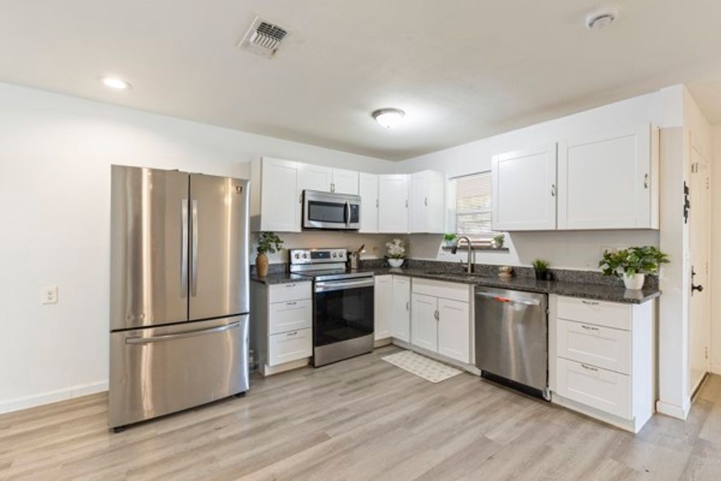 6110 Ivy Hill Road, Fort Worth, TX 76135