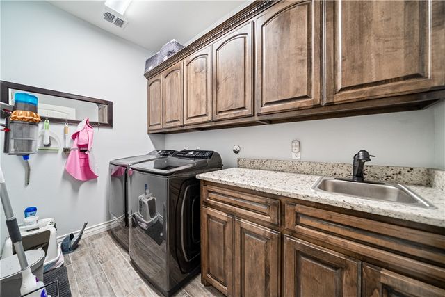 2429 Badlands Dr, Corpus Christi, TX 78414