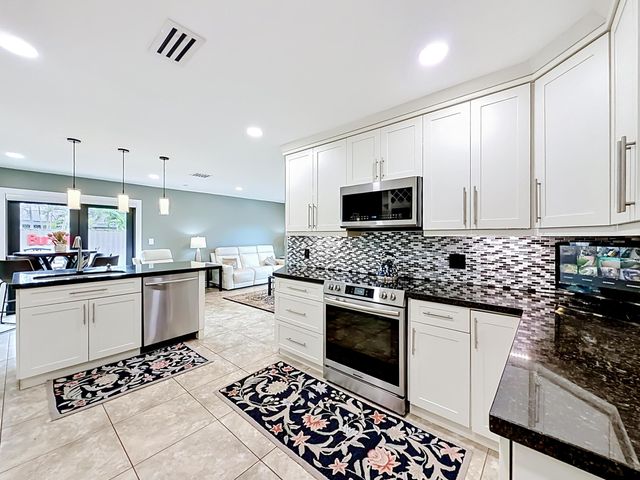 736 NW 12th Avenue, Dania Beach, FL 33004