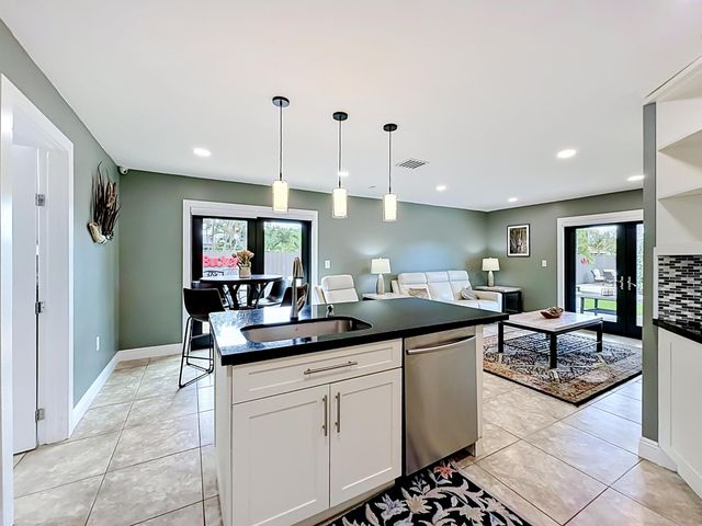 736 NW 12th Avenue, Dania Beach, FL 33004