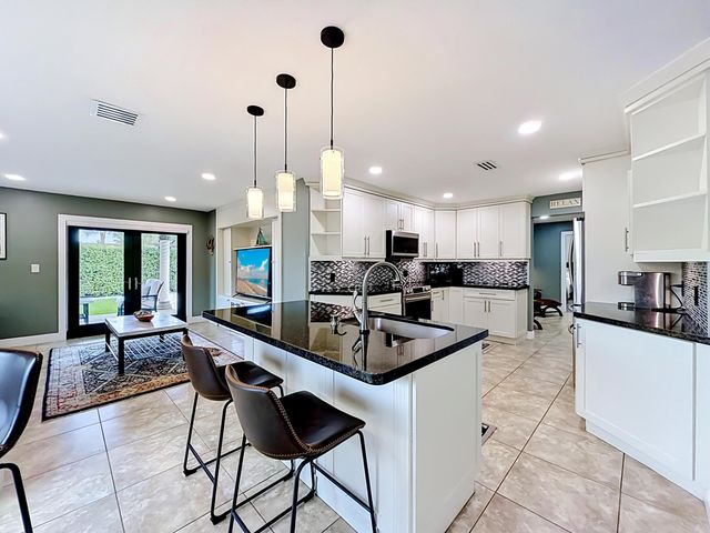 736 NW 12th Avenue, Dania Beach, FL 33004