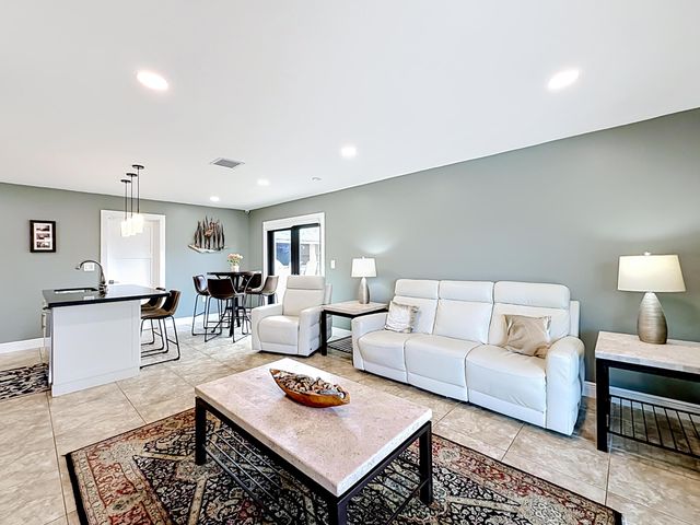 736 NW 12th Avenue, Dania Beach, FL 33004