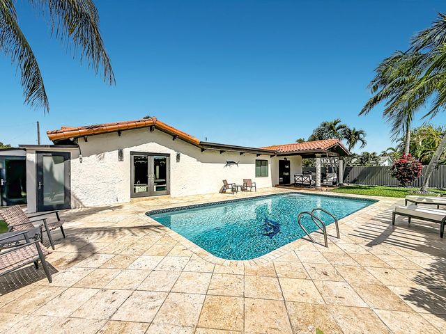 736 NW 12th Avenue, Dania Beach, FL 33004