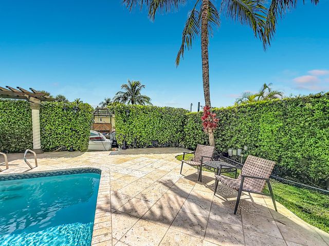 736 NW 12th Avenue, Dania Beach, FL 33004