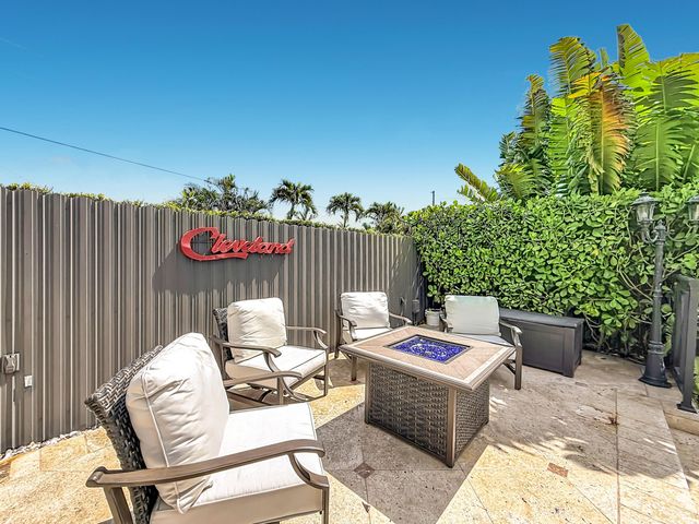 736 NW 12th Avenue, Dania Beach, FL 33004