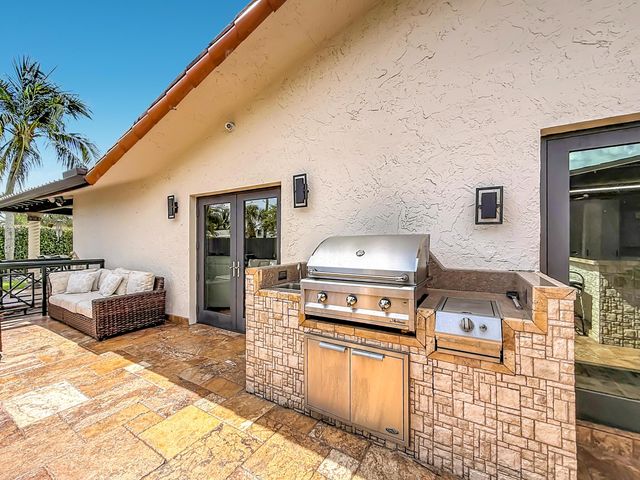 736 NW 12th Avenue, Dania Beach, FL 33004