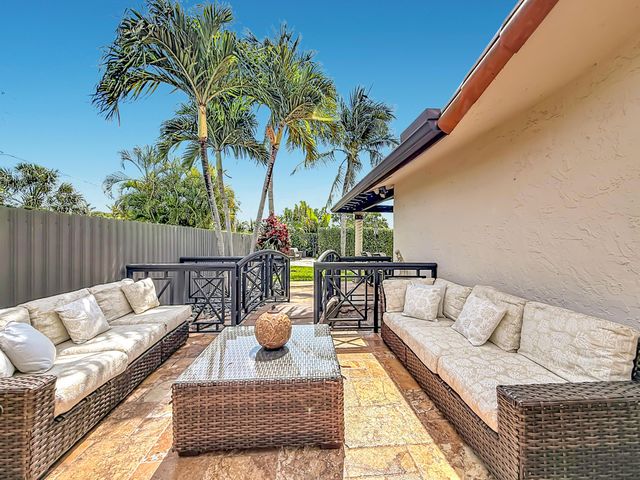 736 NW 12th Avenue, Dania Beach, FL 33004