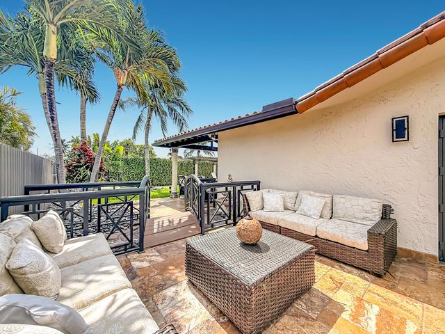 736 NW 12th Avenue, Dania Beach, FL 33004