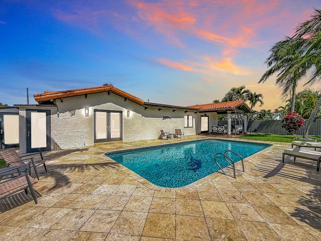 736 NW 12th Avenue, Dania Beach, FL 33004