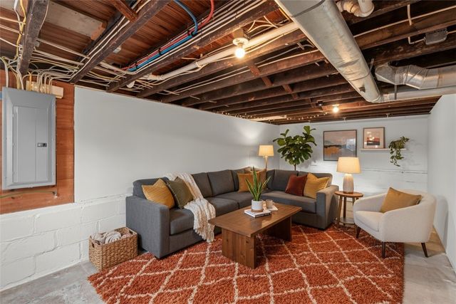 2667 Jefferson Ave, Canton Twp, PA 15301