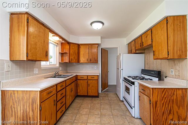 20761 Shoreview Street, Clinton Township, MI 48035