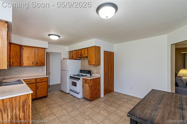 20761 Shoreview Street, Clinton Township, MI 48035