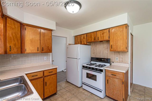 20761 Shoreview Street, Clinton Township, MI 48035