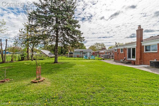 20761 Shoreview Street, Clinton Township, MI 48035