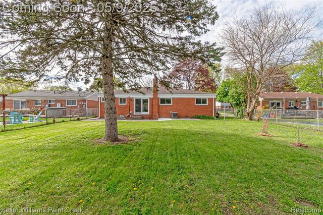 20761 Shoreview Street, Clinton Township, MI 48035