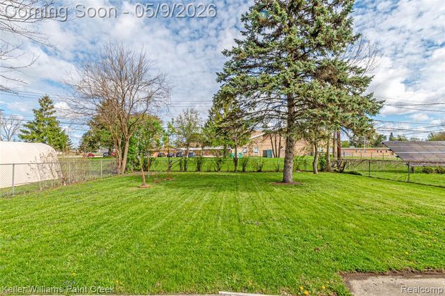 20761 Shoreview Street, Clinton Township, MI 48035