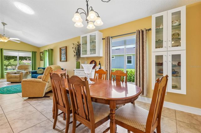 76 FAIRWAY CIRCLE, Umatilla, FL 32784