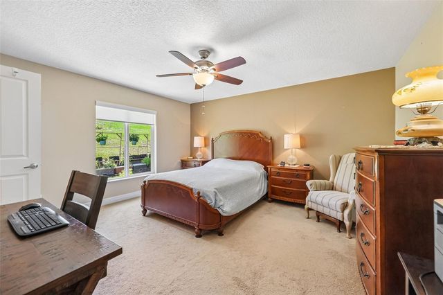 76 FAIRWAY CIRCLE, Umatilla, FL 32784