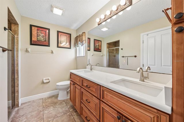 76 FAIRWAY CIRCLE, Umatilla, FL 32784
