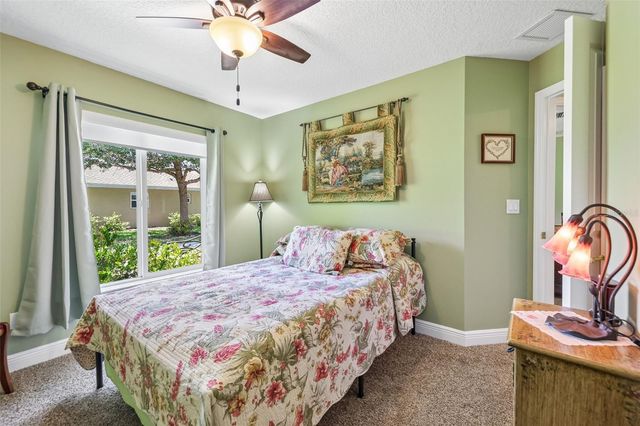 76 FAIRWAY CIRCLE, Umatilla, FL 32784