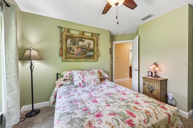 76 FAIRWAY CIRCLE, Umatilla, FL 32784