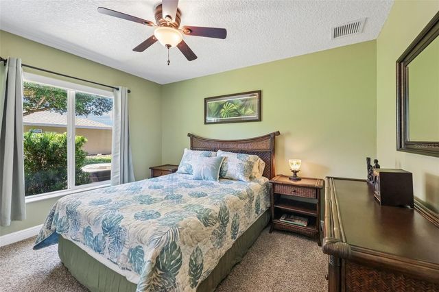 76 FAIRWAY CIRCLE, Umatilla, FL 32784