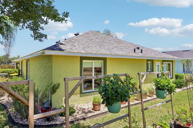 76 FAIRWAY CIRCLE, Umatilla, FL 32784