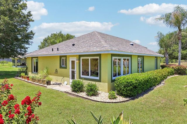 76 FAIRWAY CIRCLE, Umatilla, FL 32784