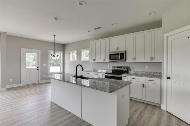 155 Creek Stone Drive, Hartwell, GA 30643