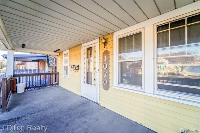 1070 2nd Street, Wyandotte, MI 48192