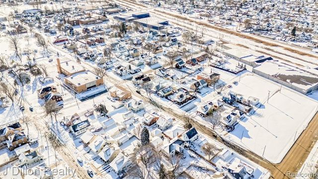 1070 2nd Street, Wyandotte, MI 48192