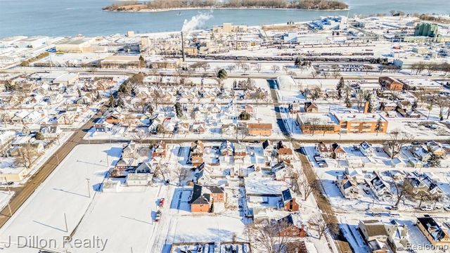 1070 2nd Street, Wyandotte, MI 48192