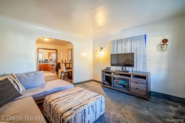 1070 2nd Street, Wyandotte, MI 48192