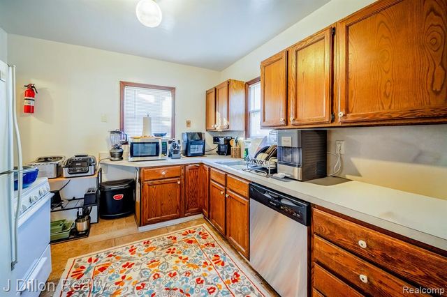 1070 2nd Street, Wyandotte, MI 48192