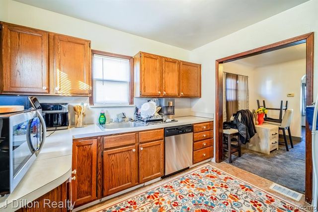 1070 2nd Street, Wyandotte, MI 48192