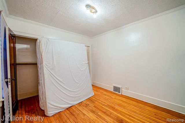 1070 2nd Street, Wyandotte, MI 48192