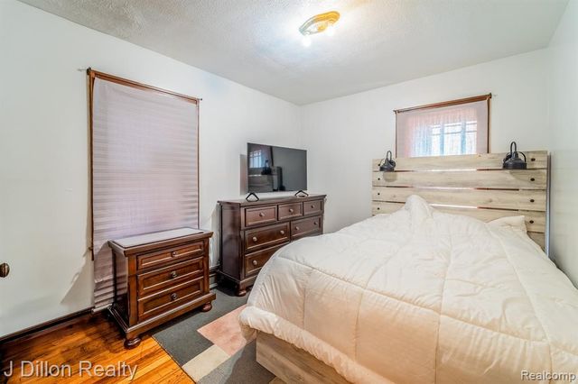 1070 2nd Street, Wyandotte, MI 48192