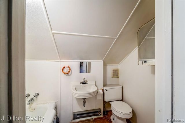 1070 2nd Street, Wyandotte, MI 48192