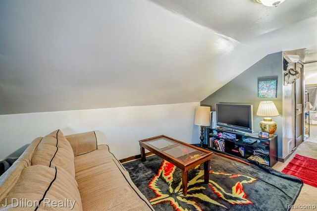 1070 2nd Street, Wyandotte, MI 48192