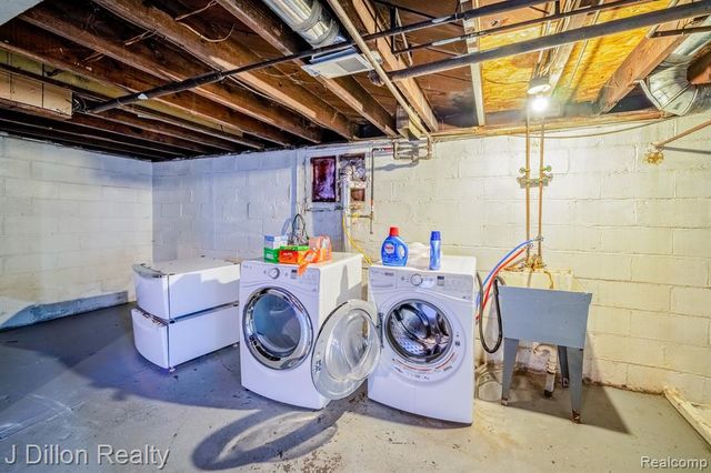 1070 2nd Street, Wyandotte, MI 48192