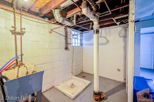 1070 2nd Street, Wyandotte, MI 48192