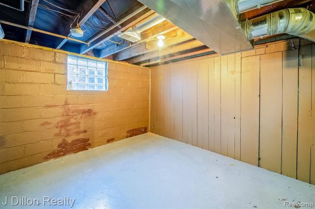 1070 2nd Street, Wyandotte, MI 48192