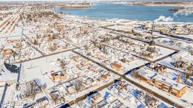 1070 2nd Street, Wyandotte, MI 48192